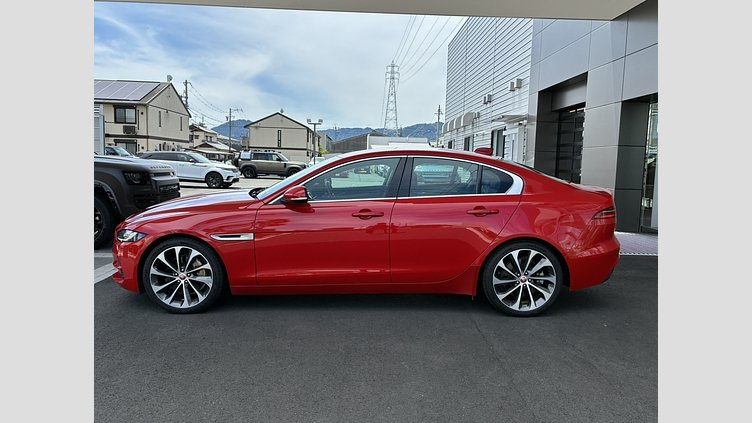 2019 認定中古車 Jaguar XE カルデラレッド D180 RWD AUTOMATIC 4 door Saloon S