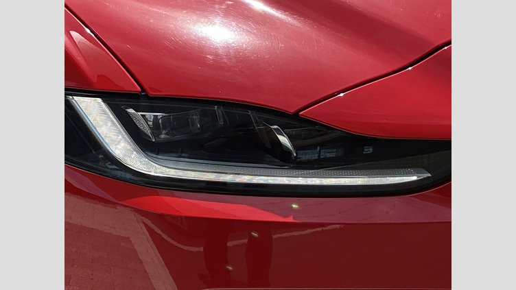 2019 認定中古車 Jaguar XE カルデラレッド D180 RWD AUTOMATIC 4 door Saloon S