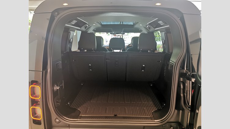 2021 認定中古車 Land Rover Defender 110 サントリーニブラック D300 AWD（AT） X