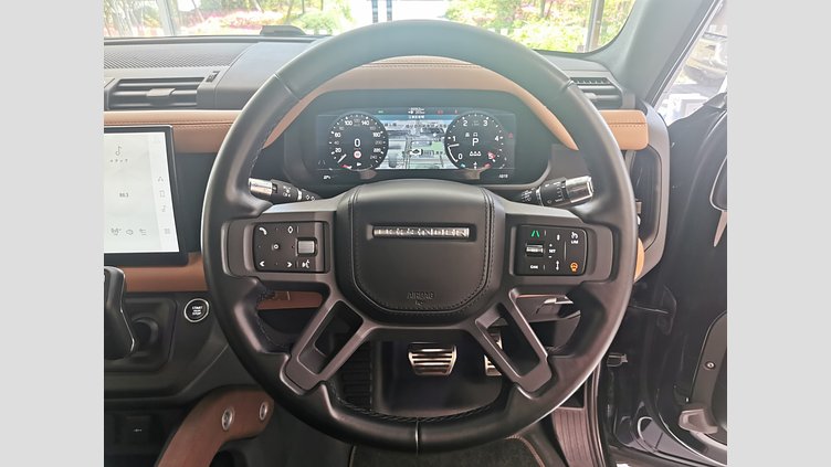 2021 認定中古車 Land Rover Defender 110 サントリーニブラック D300 AWD（AT） X