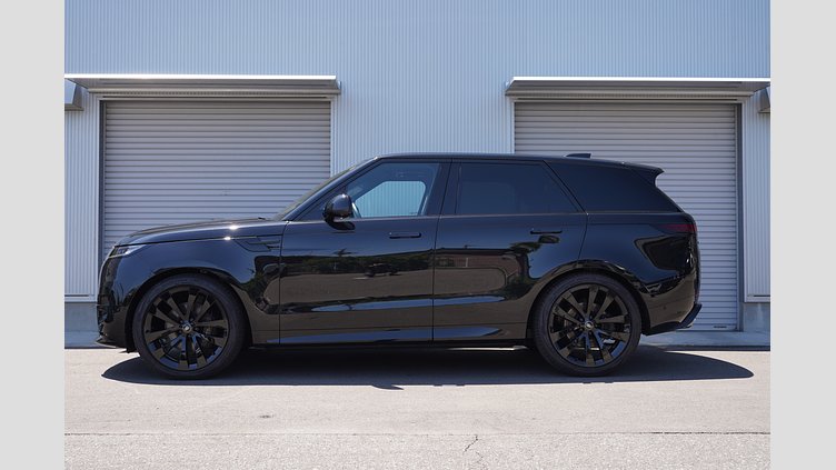 2023 認定中古車 Land Rover Range Rover Sport サントリーニブラック 3.0リッター6気筒400PSターボチャージドガソリンMHEV（オートマチック） FIRST EDITION