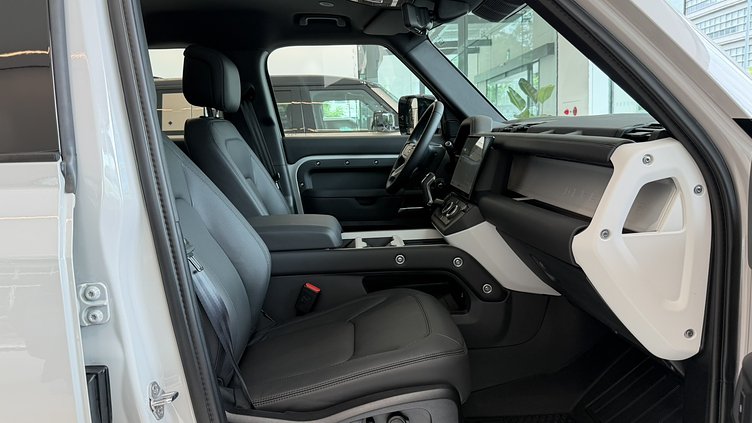 2026 新車 Land Rover Defender 110 (1CN) Borasco Grey 布拉斯卡灰 D350  輕油電混合 X-Dynamic HSE