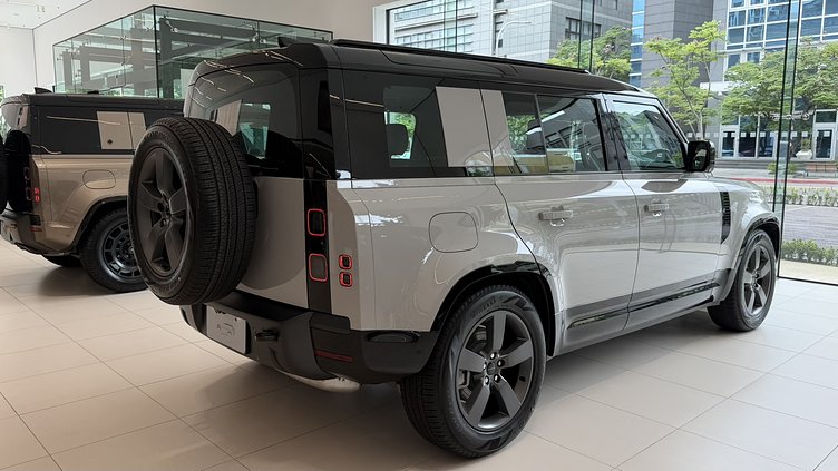 2026 新車 Land Rover Defender 110 (1CN) Borasco Grey 布拉斯卡灰 D350  輕油電混合 X-Dynamic HSE