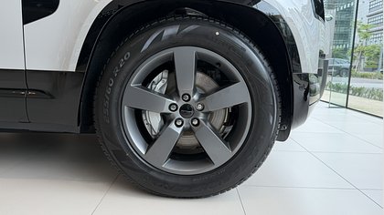 Defender 110 8