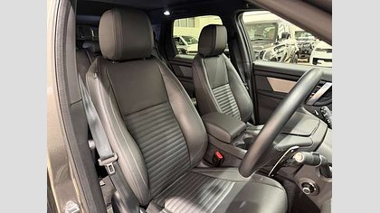 Discovery Sport 9