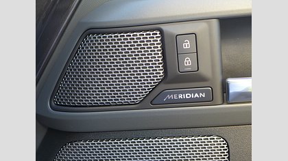 Defender 110 17