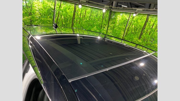 2024 認定中古車 Land Rover Range Rover Velar フジホワイト P400eプラグインハイブリッド（ガソリン） スタンダードホイールベース Dynamic SE