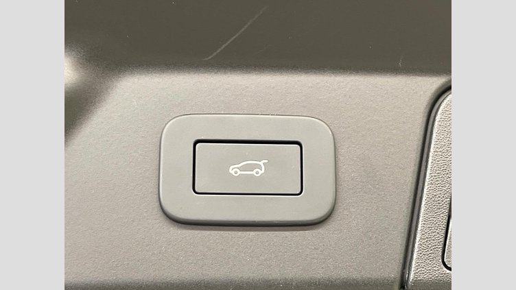 2024 認定中古車 Land Rover Range Rover Velar フジホワイト P400eプラグインハイブリッド（ガソリン） スタンダードホイールベース Dynamic SE