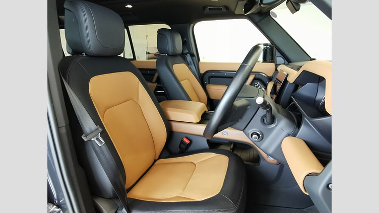 2023 認定中古車 Land Rover Defender 110 カルパチアングレイ D300 AWD（AT） X-DYNAMIC HSE