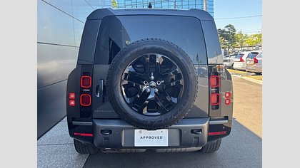 Defender 130 4