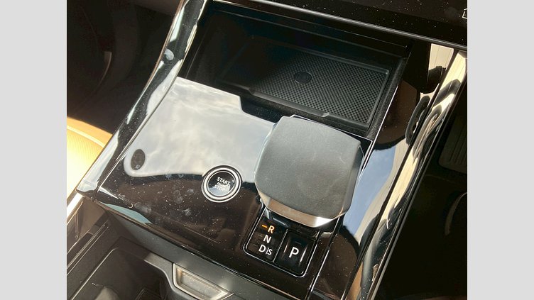 2024 認定中古車 Land Rover Range Rover Sport オストゥーニパールホワイト D300マイルドハイブリッド スタンダードホイールベース Dynamic SE
