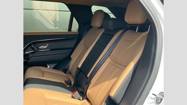 2024 認定中古車 Land Rover Range Rover Sport オストゥーニパールホワイト D300マイルドハイブリッド スタンダードホイールベース Dynamic SE