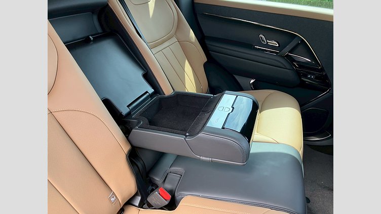 2024 認定中古車 Land Rover Range Rover Sport オストゥーニパールホワイト D300マイルドハイブリッド スタンダードホイールベース Dynamic SE
