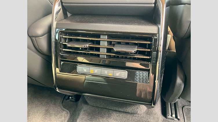 2024 認定中古車 Land Rover Range Rover Sport オストゥーニパールホワイト D300マイルドハイブリッド スタンダードホイールベース Dynamic SE