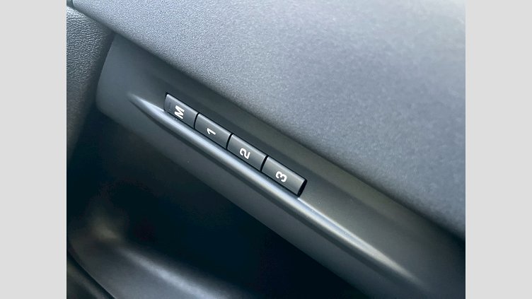2025 認定中古車 Land Rover Range Rover Evoque カルパチアングレイ プラグインハイブリッド（ガソリン） SWB S