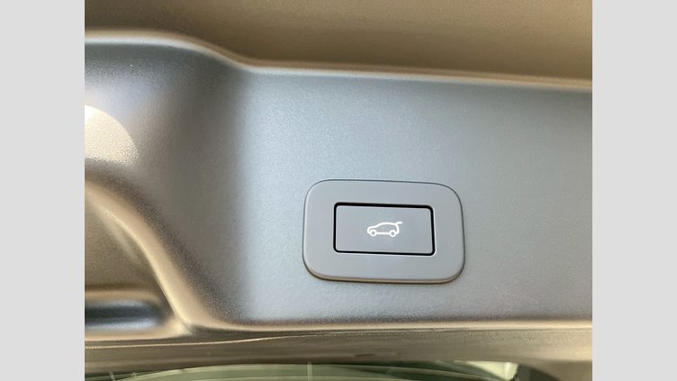 2024 認定中古車 Land Rover Range Rover Evoque フジホワイト D200マイルドハイブリッド（ディーゼル） Standard Wheelbase DYNAMIC SE