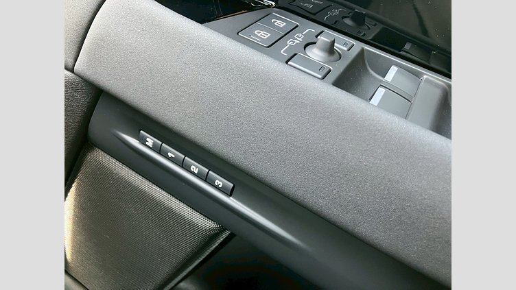 2024 認定中古車 Land Rover Range Rover Evoque フジホワイト D200マイルドハイブリッド（ディーゼル） Standard Wheelbase DYNAMIC SE