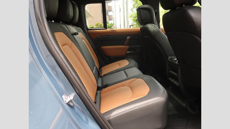 2022 認定中古車 Land Rover Defender 110 タスマンブルー D300 AWD（AT） X-DYNAMIC HSE