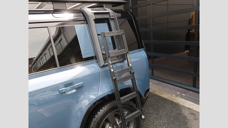 2022 認定中古車 Land Rover Defender 110 タスマンブルー D300 AWD（AT） X-DYNAMIC HSE