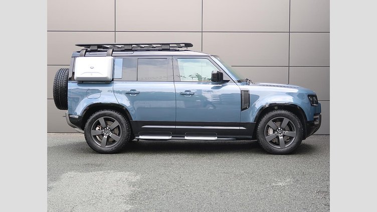 2022 認定中古車 Land Rover Defender 110 タスマンブルー D300 AWD（AT） X-DYNAMIC HSE