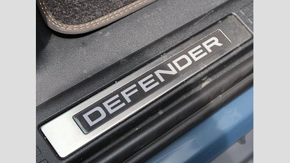 Defender 110 49