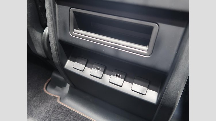 2022 認定中古車 Land Rover Defender 110 タスマンブルー D300 AWD（AT） X-DYNAMIC HSE