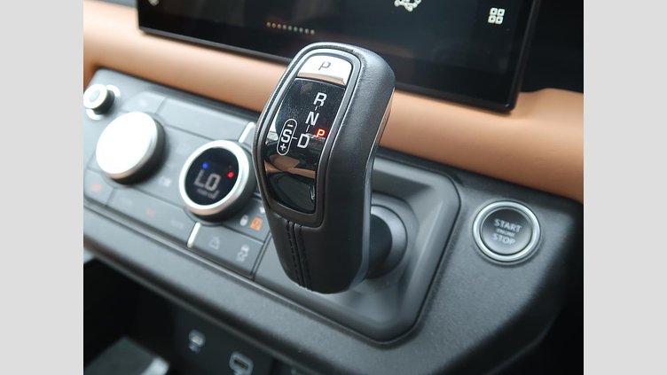 2022 認定中古車 Land Rover Defender 110 タスマンブルー D300 AWD（AT） X-DYNAMIC HSE