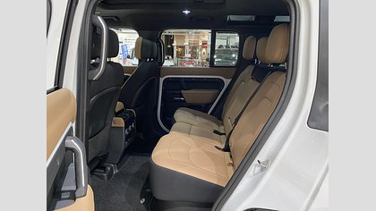 Defender 110 4