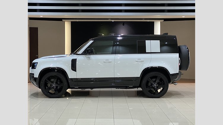 2025 認定中古車 Land Rover Defender 110 フジホワイト P525 ガソリン V8