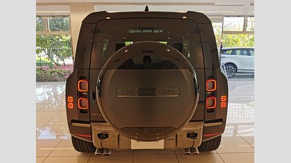 Defender 110 6