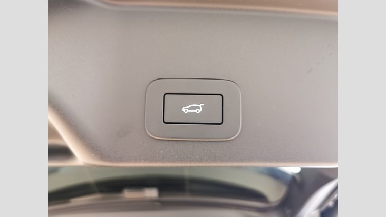 2024 認定中古車 Land Rover Range Rover Evoque アロイオスグレイ D200マイルドハイブリッド（ディーゼル） スタンダードホイールベース S