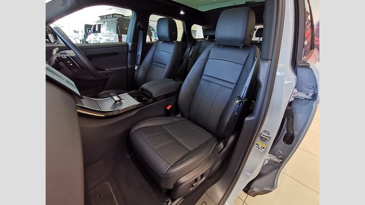 2024 認定中古車 Land Rover Range Rover Evoque アロイオスグレイ D200マイルドハイブリッド（ディーゼル） スタンダードホイールベース S