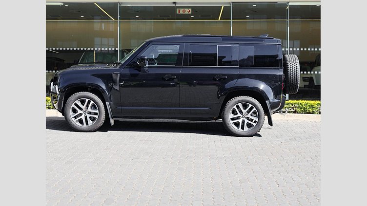 2025 Approved Land Rover Defender 110 Santorini Black Introducing the 2025 Land Rover Defender 110 D350 X-Dynamic HSE in Santorini Black, a robust yet luxurious SUV designed for both adventure and comfort. Powered by a 3.0-litre i6 turbo diesel engine producing 257 kW and 700 Nm of torque.

 2025 Defender D350 HSE X- Dynamic 