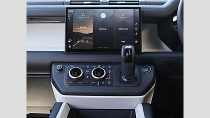 Defender 110 13