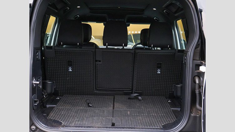 2025 Approved Land Rover Defender 110 Fuji White This 2025 Land Rover Defender 110 D350 X-Dynamic HSE in white combines serious off-road capability with luxury comfort and strong diesel efficiency 2025 Defender D350 HSE X- Dynamic 