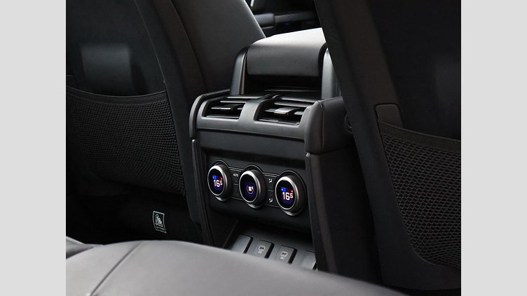 2025 Approved Land Rover Defender 110 Fuji White This 2025 Land Rover Defender 110 D350 X-Dynamic HSE in white combines serious off-road capability with luxury comfort and strong diesel efficiency 2025 Defender D350 HSE X- Dynamic 