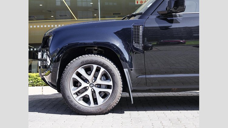 2025 Approved Land Rover Defender 110 Santorini Black This 2025 Land Rover Defender 110 D350 X-Dynamic HSE in Santorini Black combines proven durability with premium comfort 2025 Defender D350 HSE X- Dynamic 