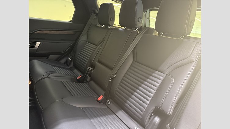 2026 Ny Land Rover Discovery Santorini Black (svart färg) D350 Diesel Mild Hybrid Dynamic SE