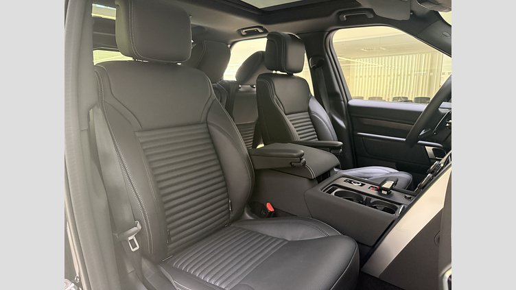 2026 Ny Land Rover Discovery Santorini Black (svart färg) D350 Diesel Mild Hybrid Dynamic SE