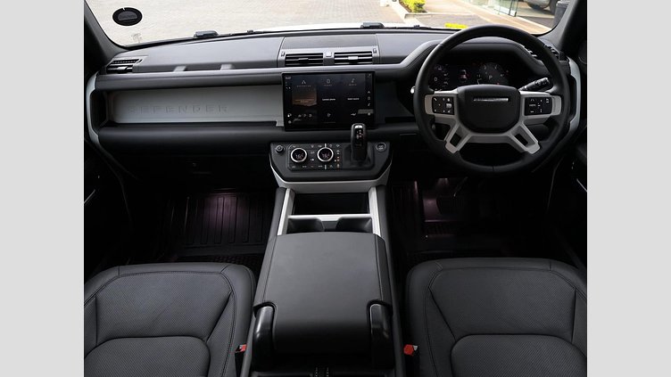 2025 Approved Land Rover Defender 110 Fuji White Discover the epitome of rugged elegance with this 2025 Land Rover Defender 110 D350 X-Dynamic HSE in pristine Fuji White.  2025 Defender D350 HSE X- Dynamic 