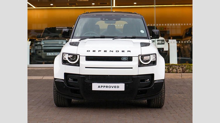2025 Approved Land Rover Defender 110 Fuji White Discover the epitome of rugged elegance with this 2025 Land Rover Defender 110 D350 X-Dynamic HSE in pristine Fuji White.  2025 Defender D350 HSE X- Dynamic 
