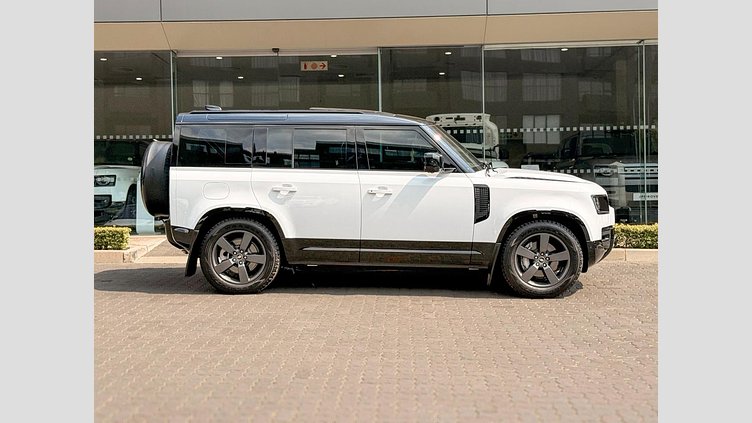 2024 Approved Land Rover Defender 110 Fuji White 2024 Land Rover Defender 110 D300 X-Dynamic HSE in Fuji White, backed by a factory warranty up to 100 000 km and full franchise service history for peace of mind. 2024 Land Rover Defender D300 X-Dynamic HSE 