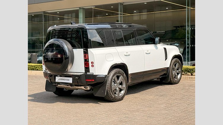 2024 Approved Land Rover Defender 110 Fuji White 2024 Land Rover Defender 110 D300 X-Dynamic HSE in Fuji White, backed by a factory warranty up to 100 000 km and full franchise service history for peace of mind. 2024 Land Rover Defender D300 X-Dynamic HSE 