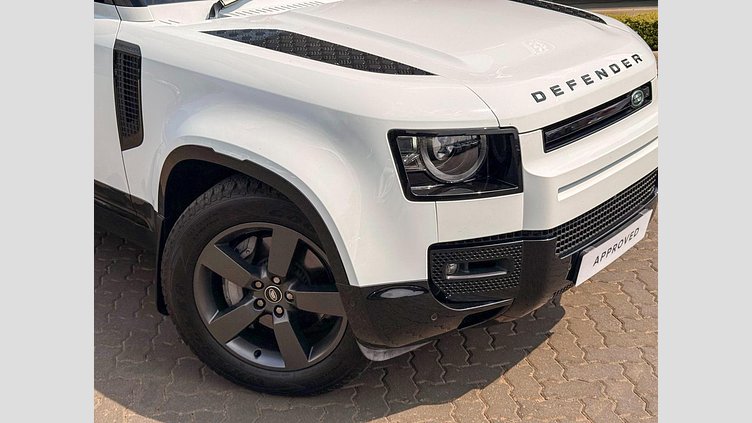 2024 Approved Land Rover Defender 110 Fuji White 2024 Land Rover Defender 110 D300 X-Dynamic HSE in Fuji White, backed by a factory warranty up to 100 000 km and full franchise service history for peace of mind. 2024 Land Rover Defender D300 X-Dynamic HSE 