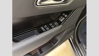 Range Rover Velar 10