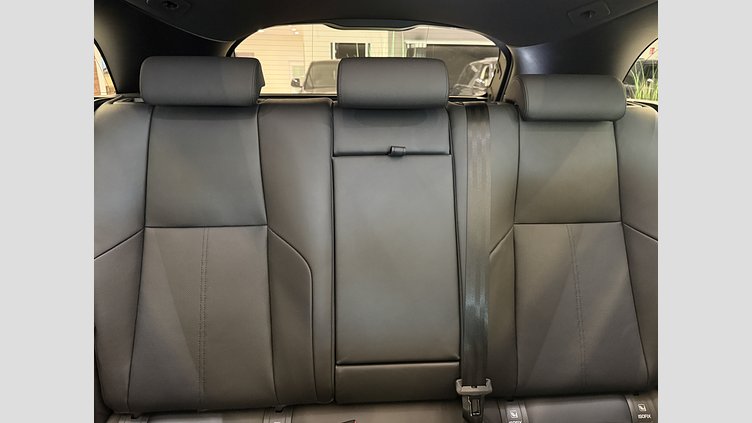 2025 Begagnad Land Rover Range Rover Velar Fuji White (vit färg) P400e Bensin Plug-in Elhybrid Kort hjulbas (SWB) Dynamic SE