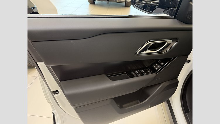 2025 Begagnad Land Rover Range Rover Velar Fuji White (vit färg) P400e Bensin Plug-in Elhybrid Kort hjulbas (SWB) Dynamic SE
