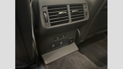 Range Rover Velar 17
