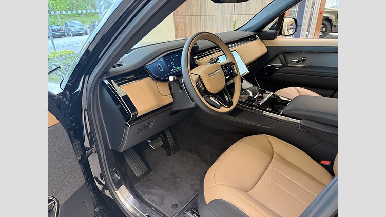 2025 Ny Land Rover Range Rover Sport Santorini Black P460e Bensin Plug-in Hybrid Kort hjulbas (SWB) Dynamic SE