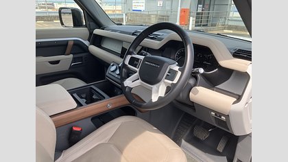 Defender 110 11